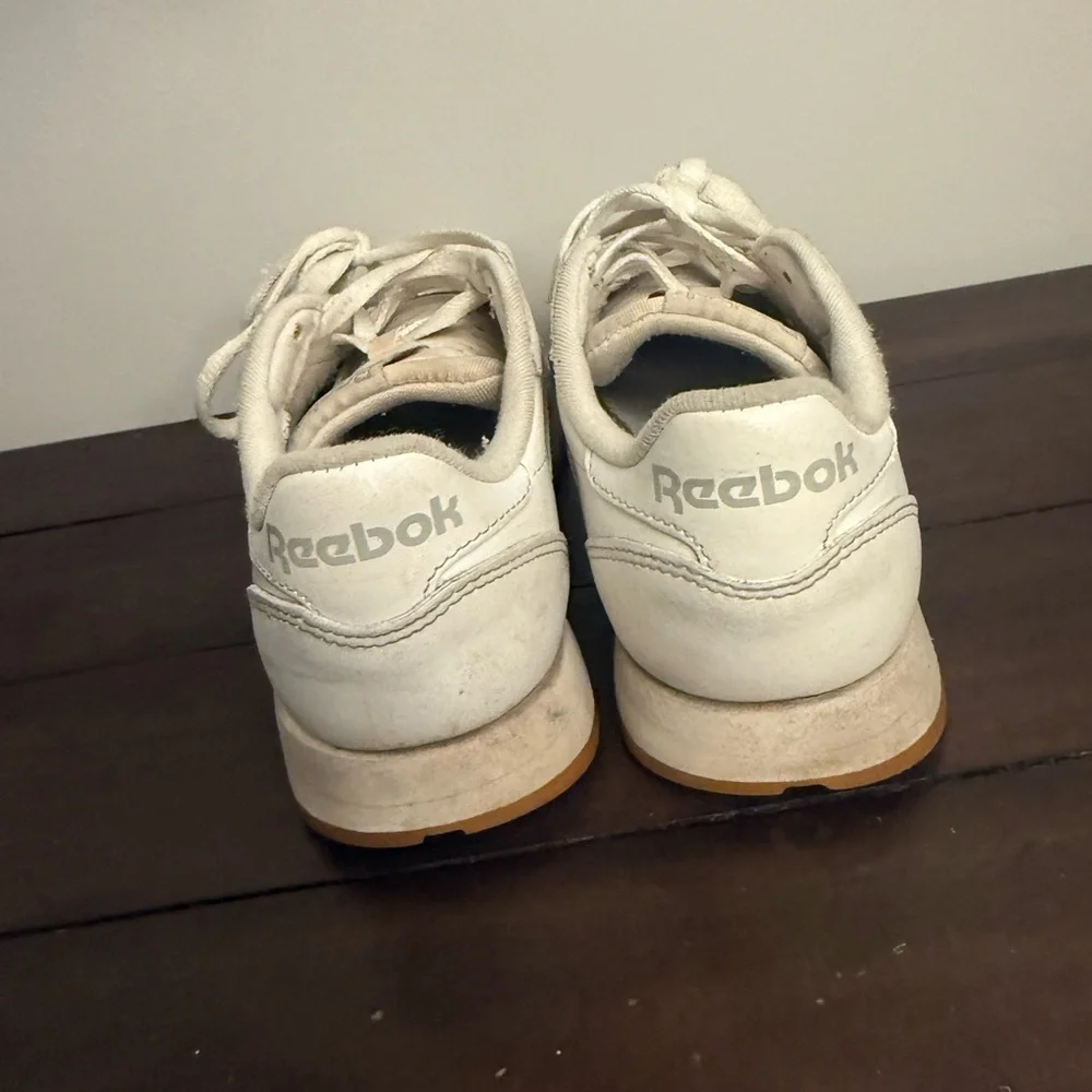 Reebok Classic Leather White Gum Sole Sneakers — Women’s 8
